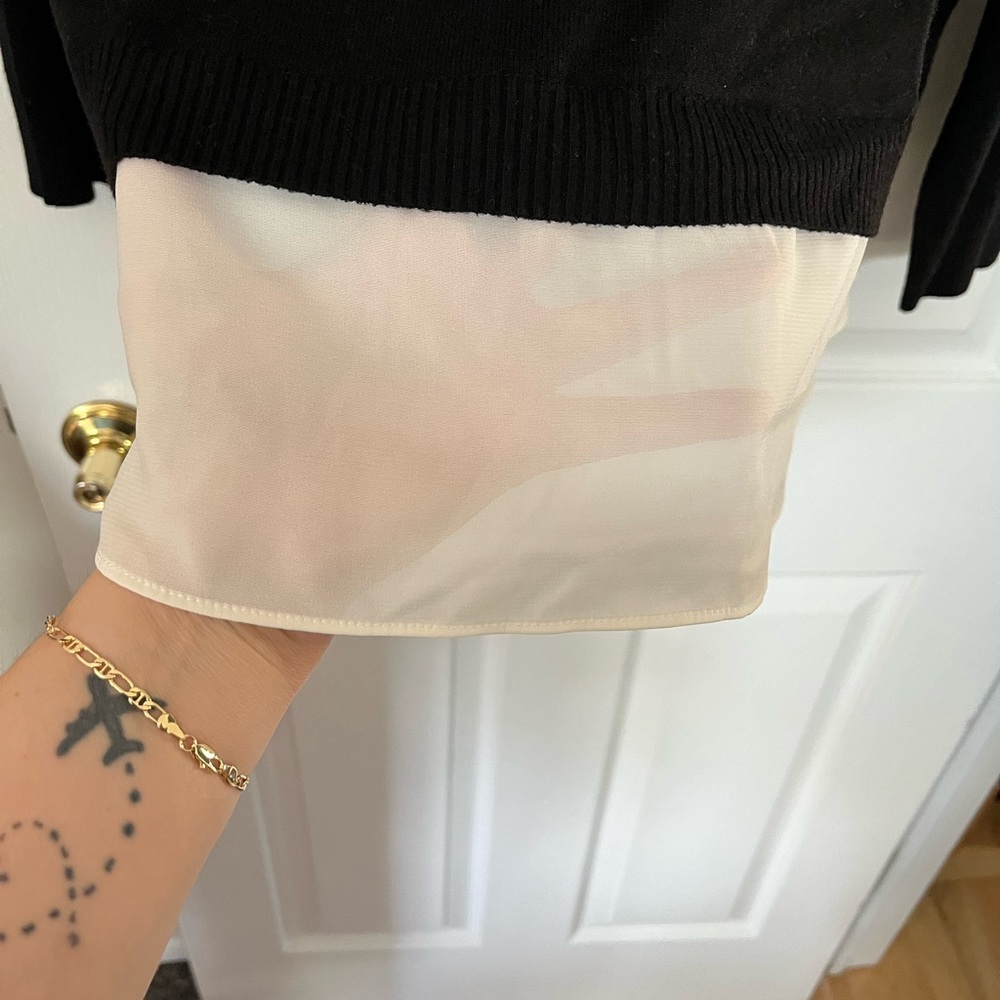 NWT Elegant Black and White Women's Top - Picture 4 of 4